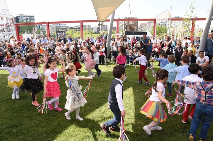 Büyükşehir’in Miniklerinin Bayram Coşkusu