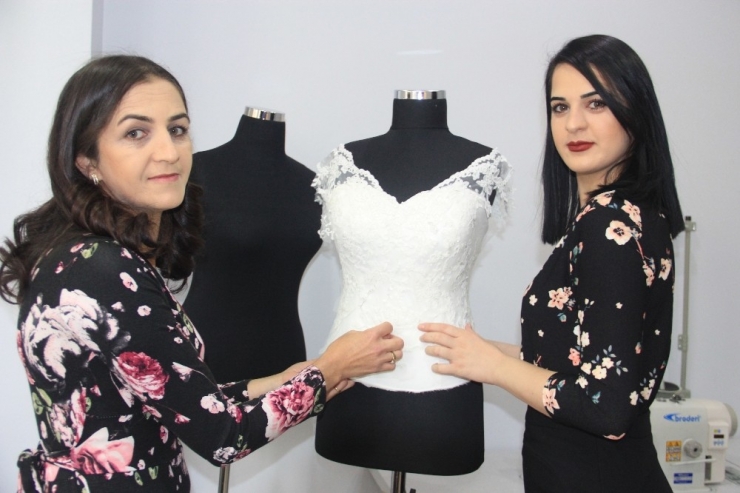 Antalyalı Moda Tasarımcısı Hakkari’de İşyeri Açtı