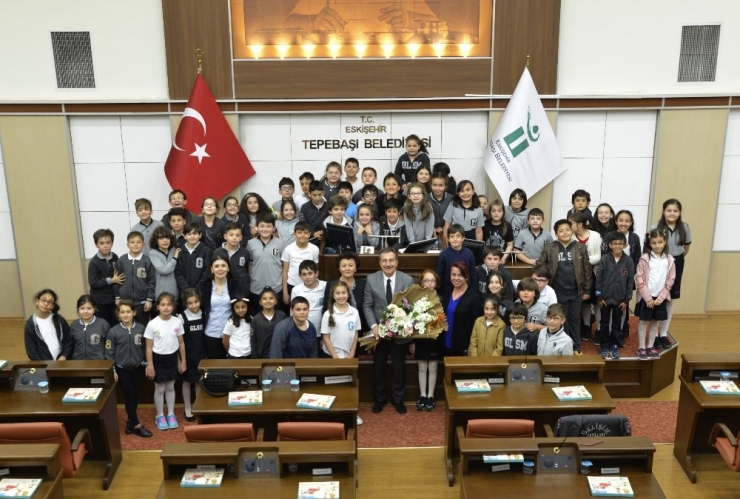 Başkan Ataç Çocuklara Belediyeciliği Anlattı