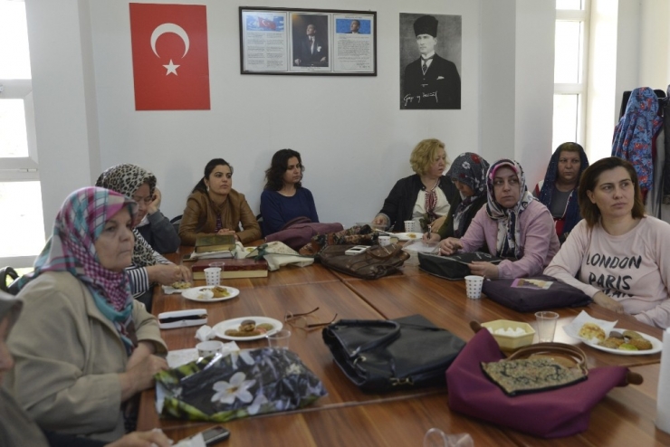 İstismara Karşı Bilgilendirme Çalışmaları Sürüyor