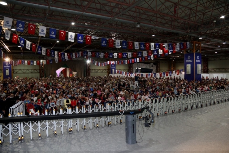 23 Nisan Çocukları Maşa İle Koca Ayı’yla Eğlendi