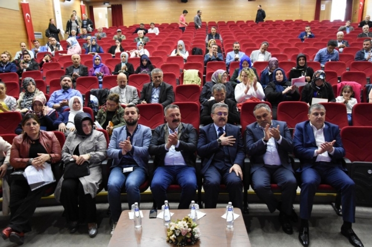 Siyaset Akademisinde İkna Ve Sosyal Medya Eğitimi