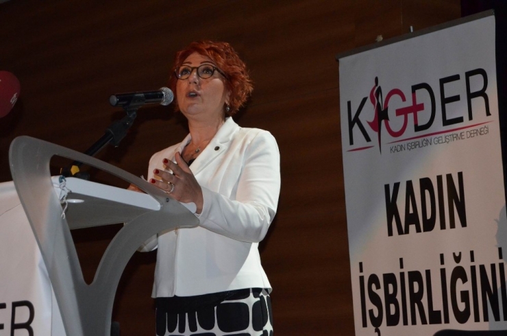 Kigder’in Muhteşem Nostalji Konseri Kadınlara Ümit Oldu