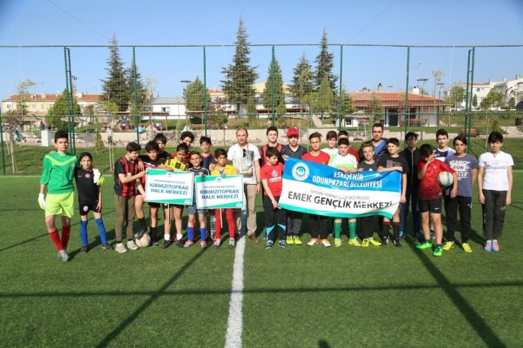 Çocuklar Halk Merkezlerinde Sporla Sosyalleşiyor