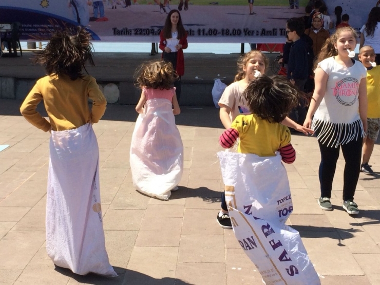 Beü Öğrencilerinden Çocuk Şenliği Etkinliği