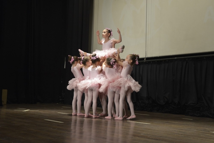 Çocuklardan Muhteşem 23 Nisan Gösterisi