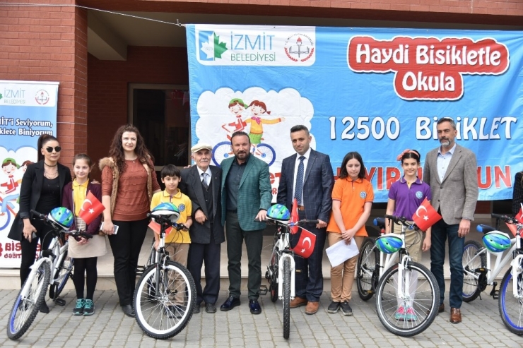 İzmit’te 188 Öğrenci Daha Bisikletlerine Kavuştu