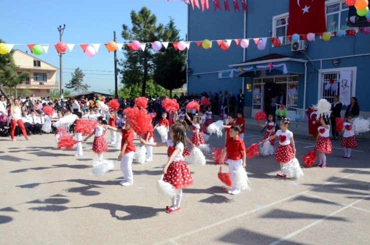 Kartepe’de 23 Nisan Ulusal Egemenlik Ve Çocuk Bayramı Coşkuyla Kutlandı