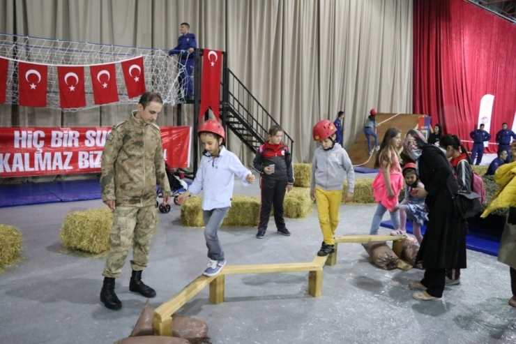 23 Nisan Çocukları Komando Oldu