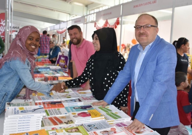 Afyonkarahisar Kitap Fuarı Kitapseverleri Ağırlıyor