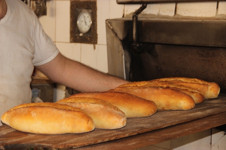 Ekmeğin Kilogramı 5 Liraya Sabitlendi