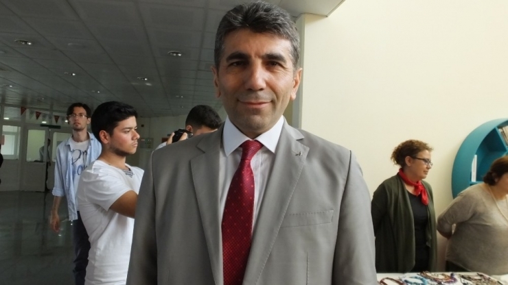 Burhaniye’de Akkılıç Profesör Oldu