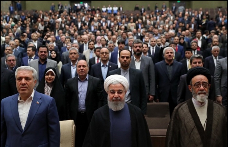 İran Cumhurbaşkanı Ruhani: "Abd Ordusu Ve Silahlı Güçleri Hırsızlık Yapabilmek İçin Bir Kaynak Arıyor’"