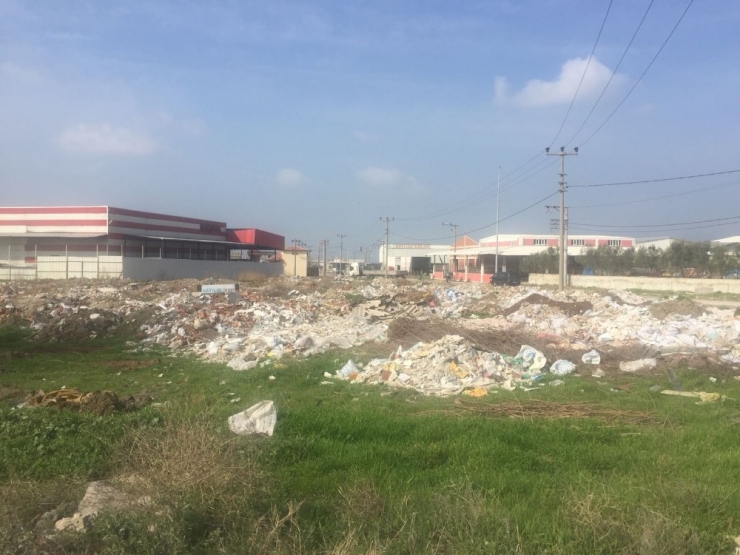 Kaçak Dökülen Hafriyatlar Temizlendi