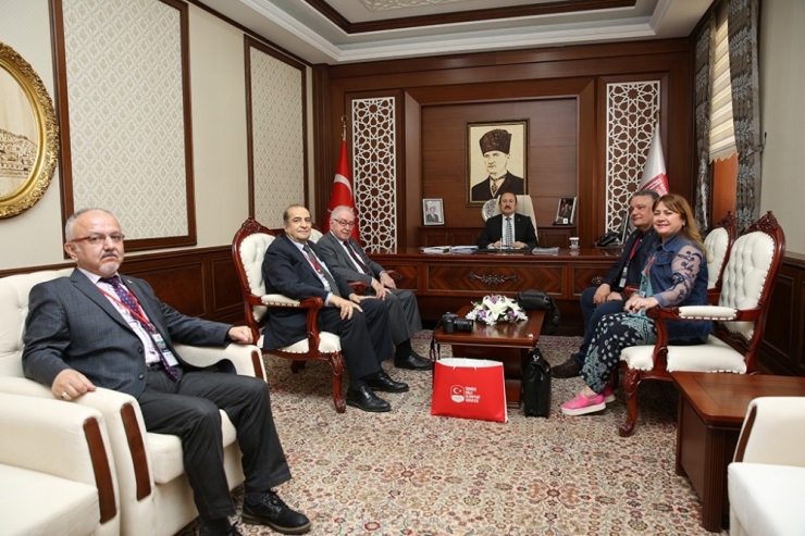 Tmok Fair Play Komisyonu Heyeti Ve Emekli Öğretmen Okan’da Vali Pehlivan’ı Ziyaret Etti