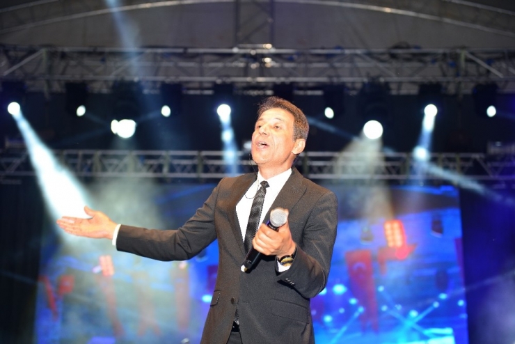 Mustafa Yıldızdoğan, Kumlucalıları Coşturdu