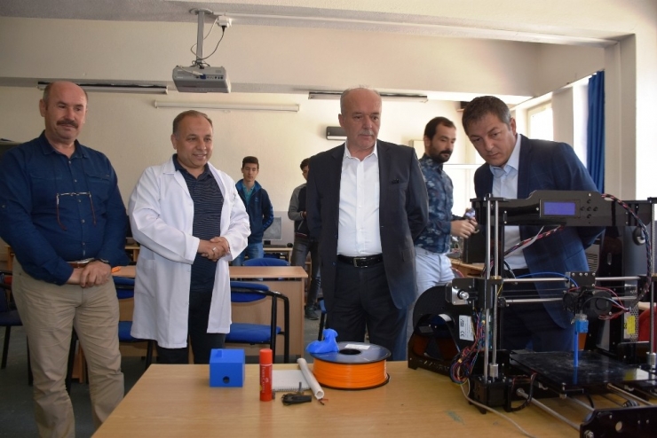 Başkan Bahçavan Endüstri Meslek Lisesini Ziyaret Etti