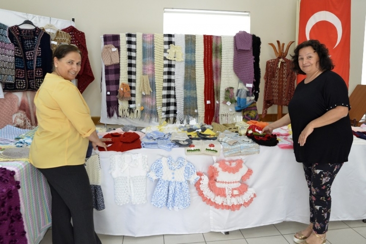 Tepebaşı’nda Kursiyer Kadınlar Hünerlerini Sergiliyor
