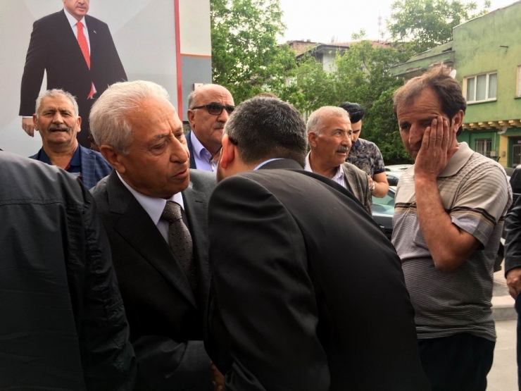 Nevzat Barbaros: “Taşın Altına Elimizi Koymaya Değil, Gövdemizi Koymaya Geldik”