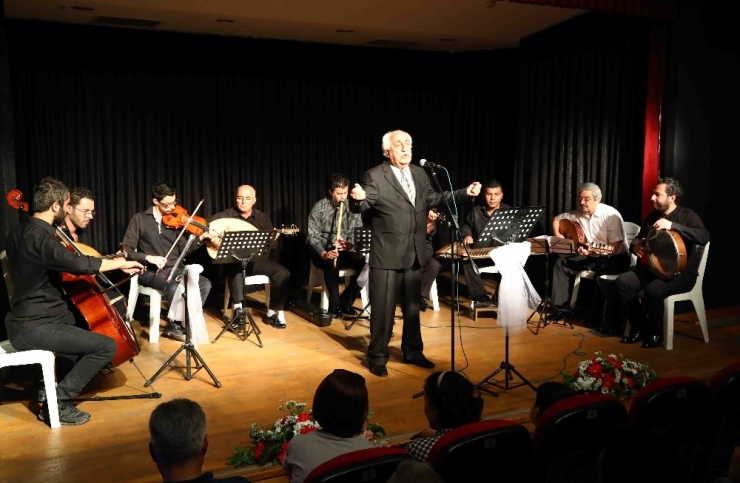 Bayraklı Belediyesi Koroları Mest Etti