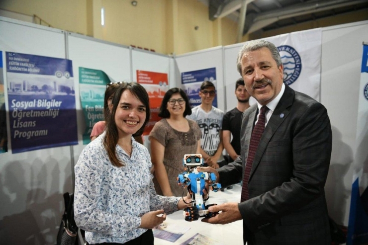 10 Bin Liseli Şimdiden Egeli Oldu