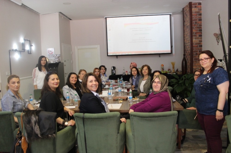 Anneler, Çocuk İhmal Ve İstismarlarına Karşı Güçlerini Birleştirdi