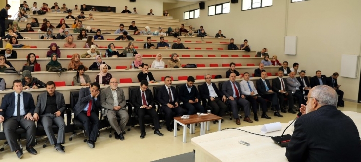 Yazar Özel’den Para Ulus Ve Roman Konferansı