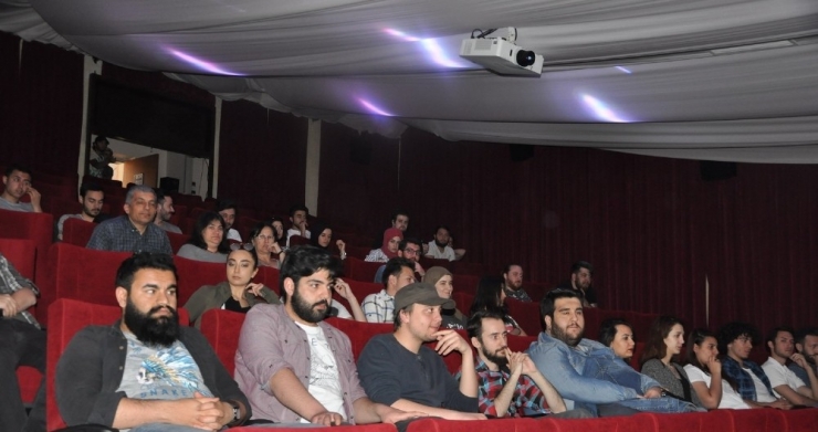 Uşak Üniversitesinde Kısa Film Gösterimi