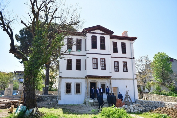 Tarihi Konak Gün Sayıyor