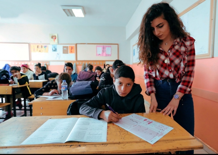 Van Büyükşehir Belediyesi 104 Bin Öğrenciye Deneme Sınavı Yaptırdı