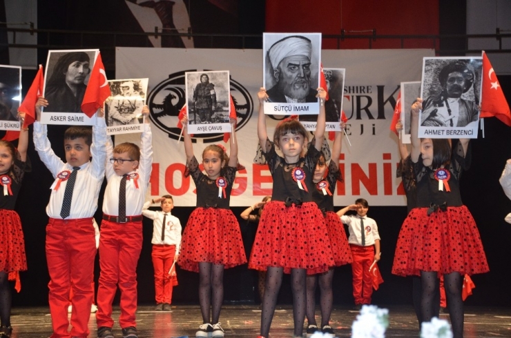 Yenilenen Yüzüyle Öztürk Hampshire Koleji’nin Öğrencileri Sahneye Çıktı