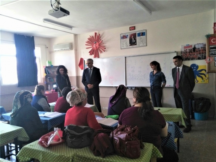 Datça’da Okuma Yazma Seferberliği Devam Ediyor