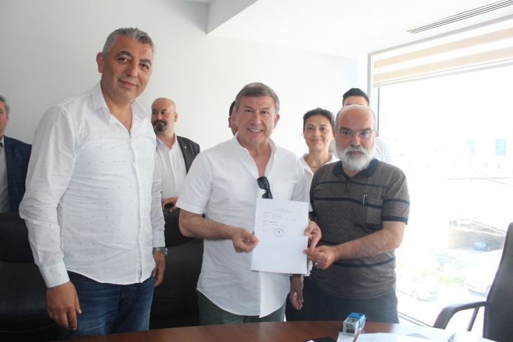 “Kral Tanju”, Ak Parti’den Aday Adayı Oldu