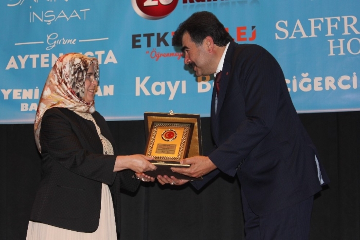 Ayten Usta’ya “Yılın En İyi Mekanı” Ödülü