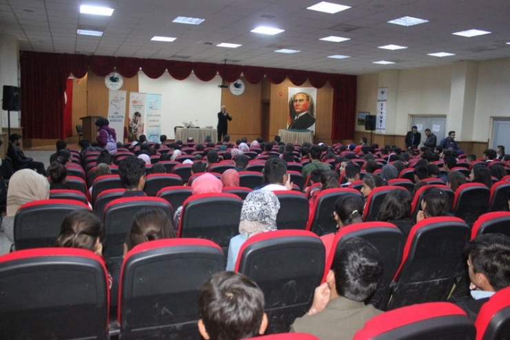 Van’da ‘Küçük Eller Büyük Sesler’ Projesi