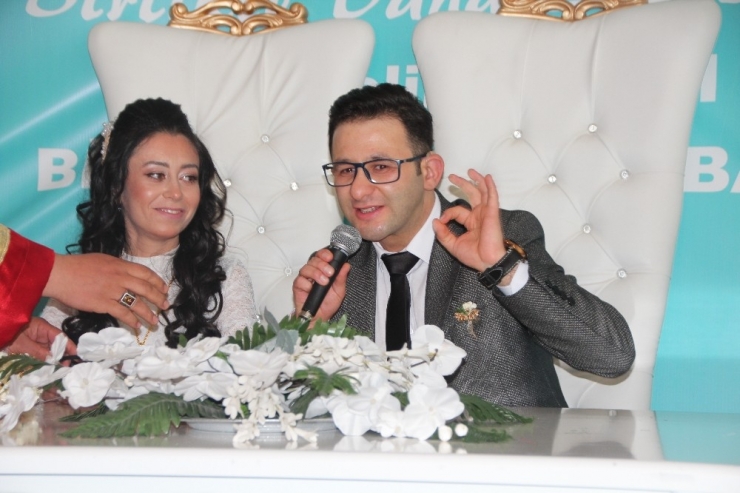 İşitme Engelli Çift İşaret Diliyle Birbirlerine ’Evet’ Dedi