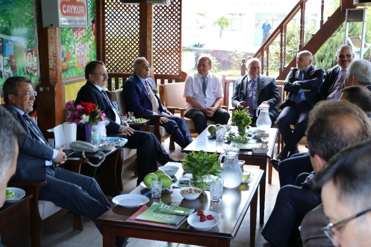 Bakan Fakıbaba: "Türk Halkı Ekmek Yemeyebilir Ama Mutlaka Ve Mutlaka Çay İçecektir"