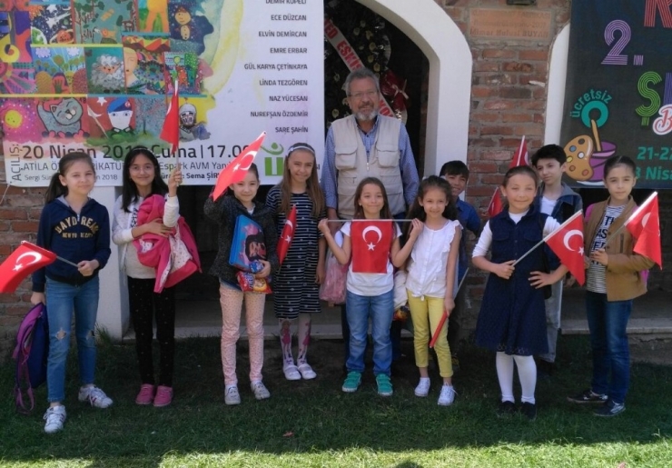 Minik Karikatüristler Çalışmalarıyla Hayran Bıraktı