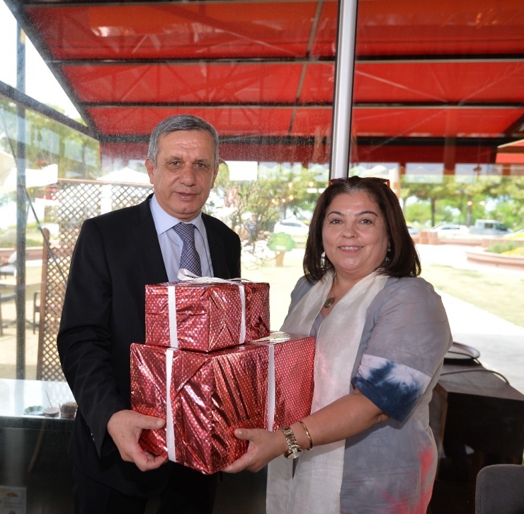 En Fazla Atık Toplayan Çevreci Muhtarlar Ödüllendirildi