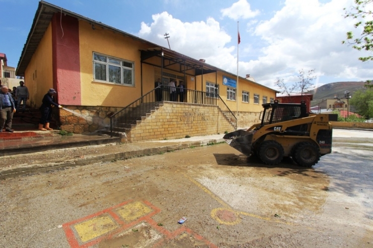 Bayburt Belediyesi’nden Bahar Mesaisi