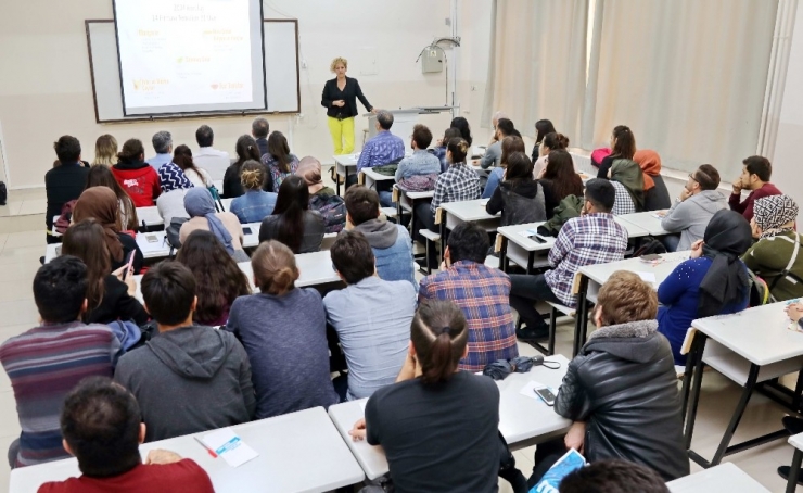 Gaün’de Gerçeklerin Işığında Gıdada Kirletilen Bilgiler Konferansı