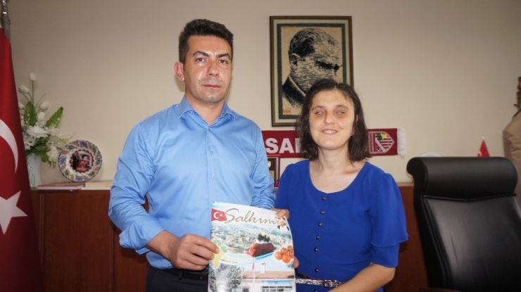 Görme Engelli Öğretmen Çocuklara Işık Oldu