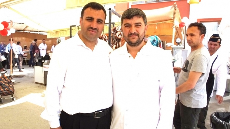 Burhaniye’de Kermes Geliri 75 Öğrenciye Harçlık Olacak