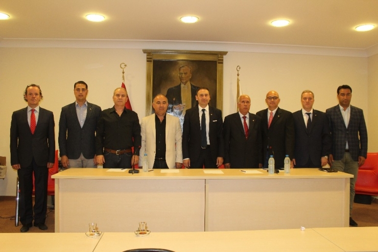 Ayvalık’ta Ato Yeni Yönetimiyle Göreve Başladı