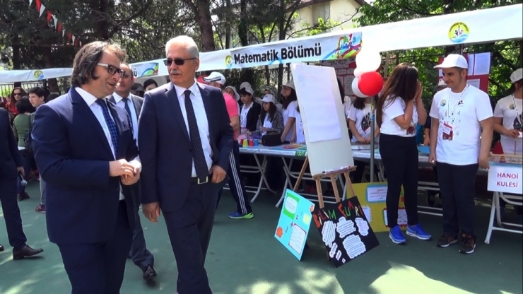 Cumhuriyet Ortaokulu Tübitak 4006 Bilim Fuarı 110 Projeyle Açıldı