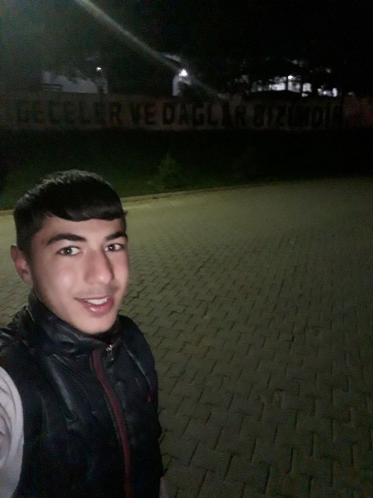 15 Yaşındaki Kayıp Oğlunu Arıyor