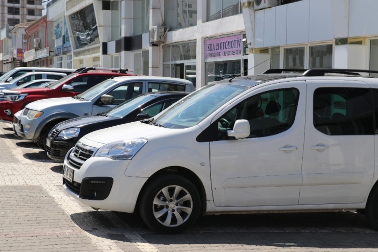 Galericiler 13 Mayıs’ı Bekliyor