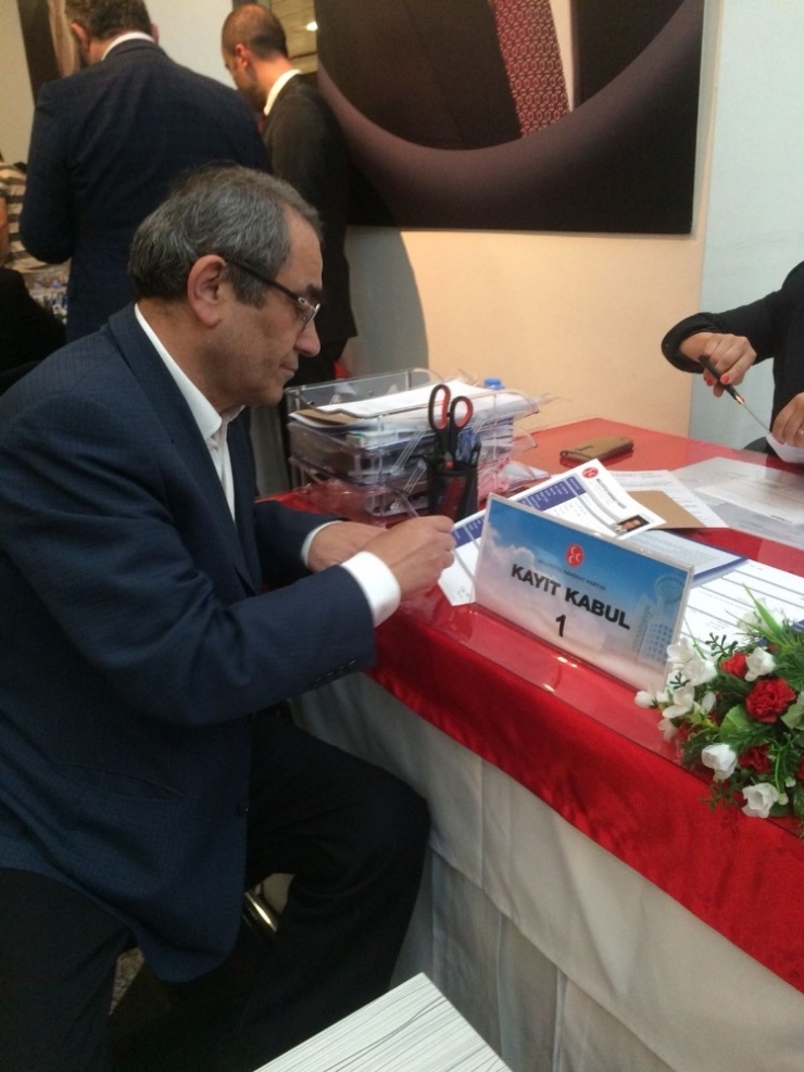 Yılmaz, 24 Haziran Seçimleri İçin Aday Adaylığını Açıkladı