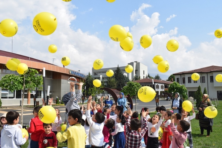Yazar Olacak Çocuklar, Yazarlar İle Bir Arada