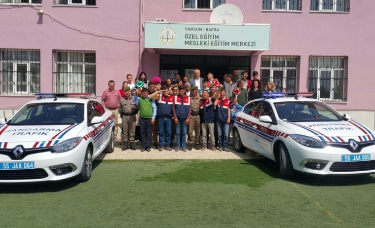 “Bana Bir Şey Olmaz Çünkü Türk Askerinin Kolları Altındayım”